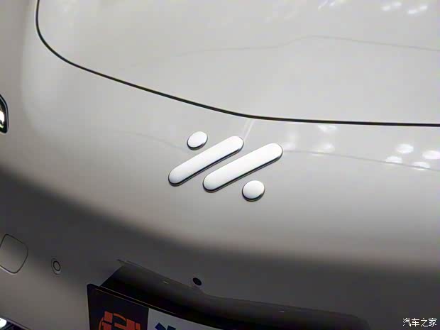 智己汽車 智己LS7 2023款 100kWh 四驅(qū)版