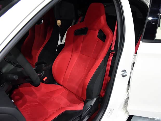 本田(进口) 思域(进口) 2023款 2.0T 420TURBO TYPE R 本田(进口) 思域(进口) 2023款 2.0T 420TURBO TYPE R