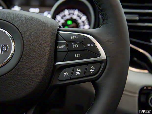 廣汽菲克Jeep 大指揮官 2018款  2.0T 四驅(qū)御享版 廣汽菲克Jeep 大指揮官 2018款  2.0T 四驅(qū)御享版