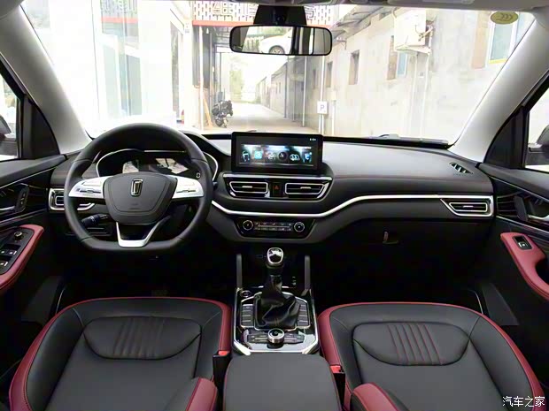 一汽奔腾 奔腾T33 2021款 1.2T 手动基本型