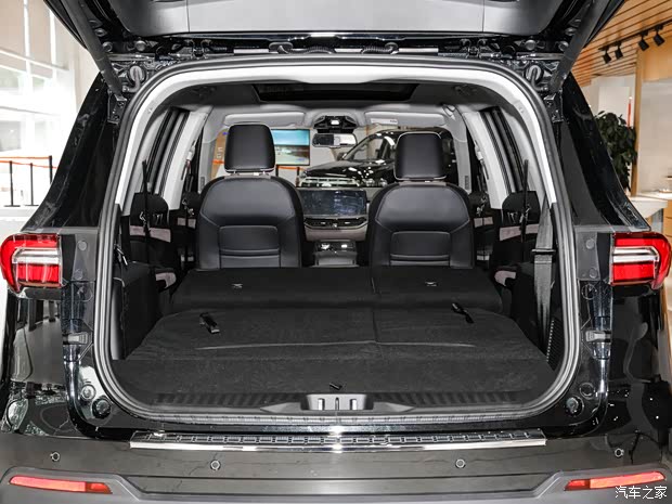 江鈴福特 領(lǐng)裕 2023款 EcoBoost 225 尊領(lǐng)型PLUS 7座（2/3/2）