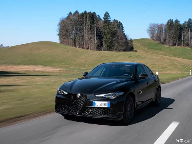 阿尔法·罗密欧 Giulia 2022款 Estrema