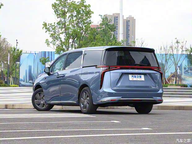 上汽大通 上汽大通MAXUS MIFA 9 2022款 锦绣高山 上汽大通 上汽大通MAXUS MIFA 9 2022款 锦绣高山