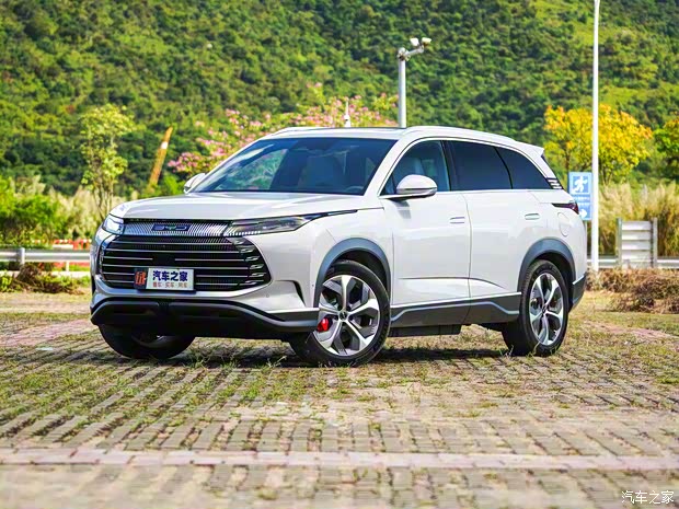 比亚迪 护卫舰07 2023款 DM-p 175KM 四驱旗舰型 比亚迪 护卫舰07 2023款 DM-p 175KM 四驱旗舰型