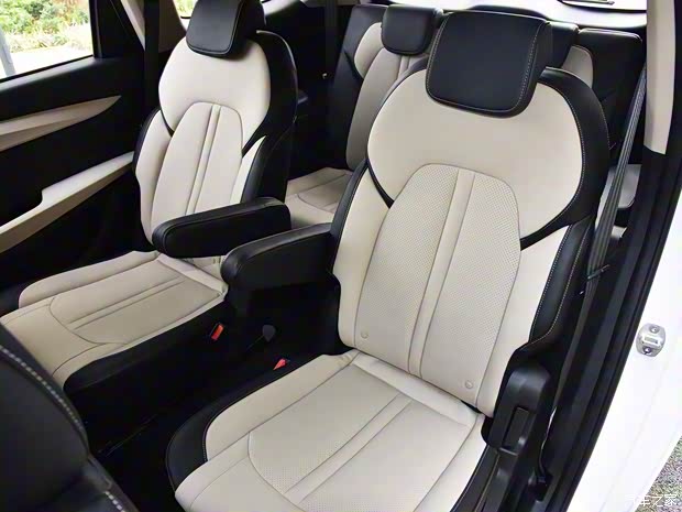 上汽通用五菱 宝骏360 2018款 1.5L 高配型