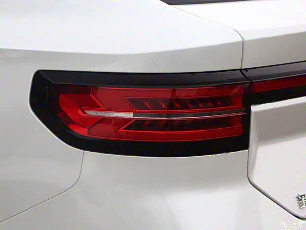 上汽通用五菱 新宝骏RC-5 2020款 1.5T 中配版