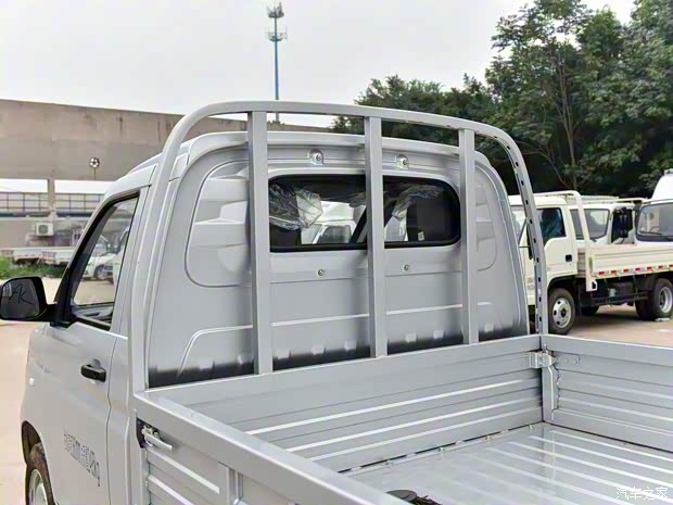 上汽通用五菱 五菱榮光新卡 2021款 1.5L汽車下鄉(xiāng)版LV0加長單排L3C