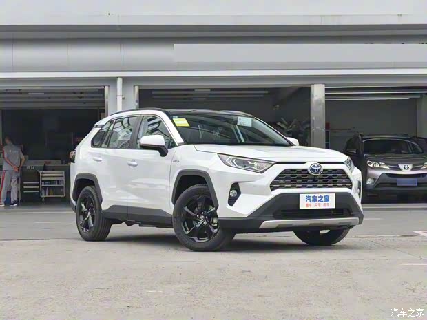 一汽丰田 RAV4荣放 2022款 双擎 2.5L E-CVT四驱旗舰版 一汽丰田 RAV4荣放 2022款 双擎 2.5L E-CVT四驱旗舰版