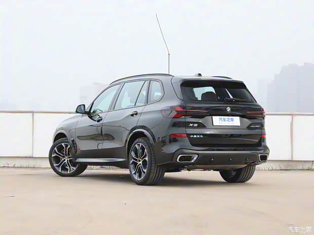 華晨寶馬 寶馬X5 2023款 xDrive 40Li 尊享型M運(yùn)動曜夜套裝