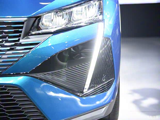 東風(fēng)標(biāo)致 標(biāo)致408X 2023款 高配版