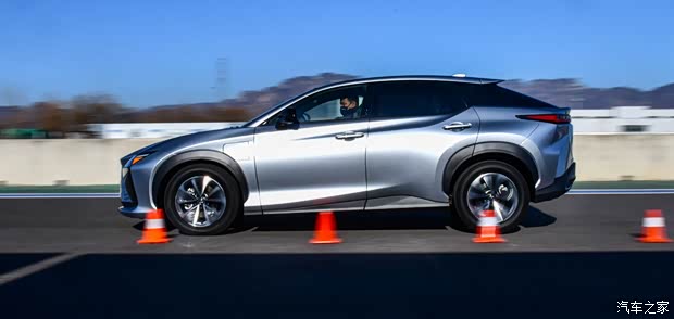 雷克萨斯 雷克萨斯RZ 2023款 450e 高配型 雷克萨斯 雷克萨斯RZ 2023款 450e 高配型