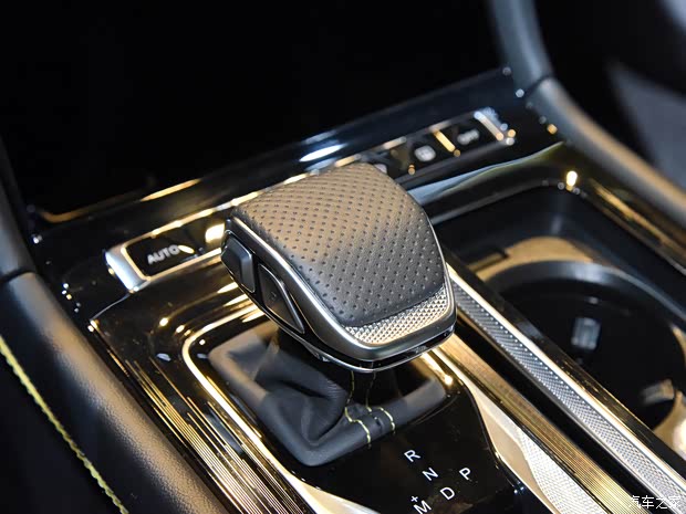 一汽红旗 红旗H6 2023款 2.0T 高配版