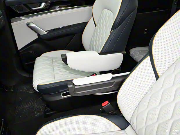 比亚迪 唐新能源 2022款 EV 635km 四驱至尊型 比亚迪 唐新能源 2022款 EV 635km 四驱至尊型