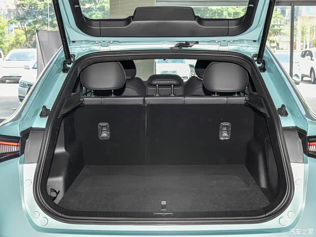 睿蓝汽车 睿蓝7 2023款 605km 猎光 睿蓝汽车 睿蓝7 2023款 605km 猎光