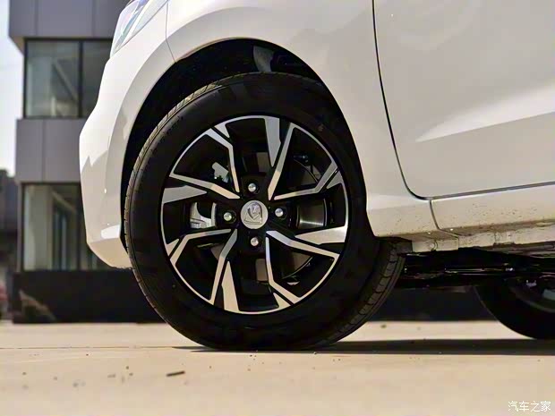 上汽通用五菱 宝骏360 2019款 1.5L CVT基本型