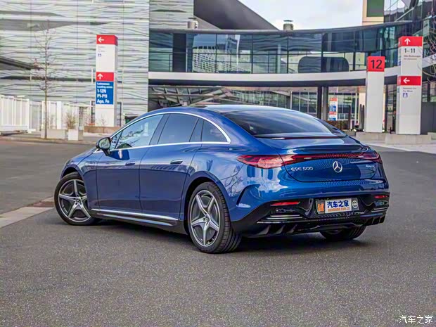 梅賽德斯-EQ 奔馳EQE(海外) 2022款 500 4MATIC AMG Line