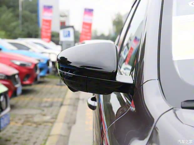 上汽集团 MG领航 2021款 300TGI 自动两驱Trophy智尊版