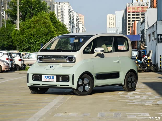 上汽通用五菱 宝骏KiWi EV 2023款 智奢版 三元锂 上汽通用五菱 宝骏KiWi EV 2023款 智奢版 三元锂