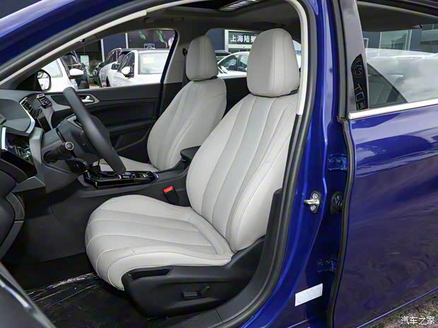东风标致 标致408 2022款 顶配版