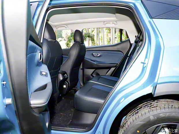 广汽乘用车 传祺GS3 2023款 1.5T 高配版 广汽乘用车 传祺GS3 2023款 1.5T 高配版