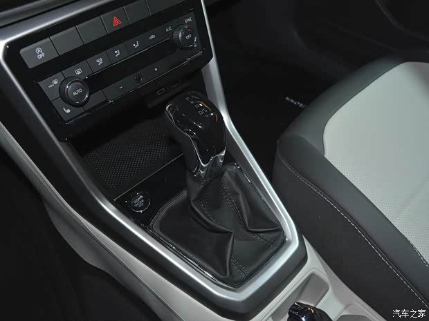 上汽大众 途铠 2023款 300TSI DSG基本型 上汽大众 途铠 2023款 300TSI DSG基本型