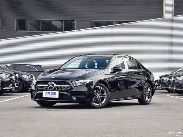 北京奔驰 奔驰A级 2020款 改款 A 180 L 运动轿车特殊配置