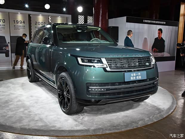 路虎(进口) 揽胜 2022款 3.0 L6 400PS 典范加长版 路虎(进口) 揽胜 2022款 3.0 L6 400PS 典范加长版