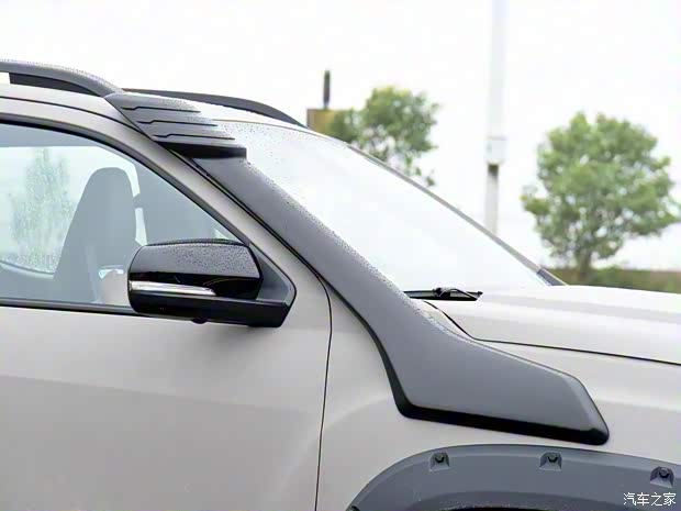 上汽大通 星際H 2023款 2.0T 自動(dòng) 柴油雙增壓四驅(qū)牛魔王版