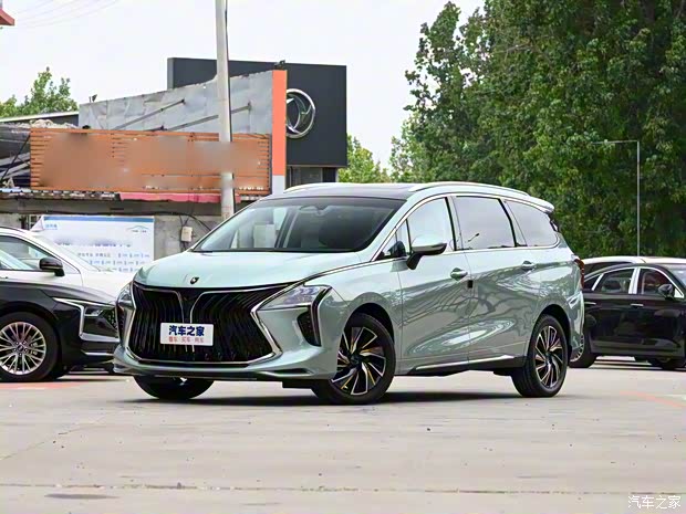 東風(fēng)風(fēng)行 風(fēng)行游艇 2022款 1.5T DCT逐浪版