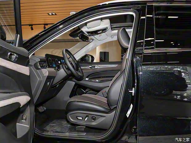 江鈴福特 領(lǐng)裕 2023款 EcoBoost 225 尊領(lǐng)型PLUS 7座（2/3/2）