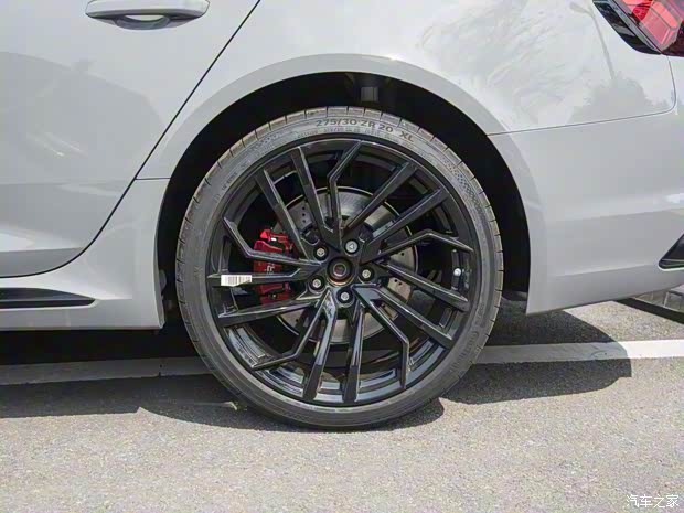 Audi Sport 奧迪RS 4 2023款 RS4 Avant 黑曜版