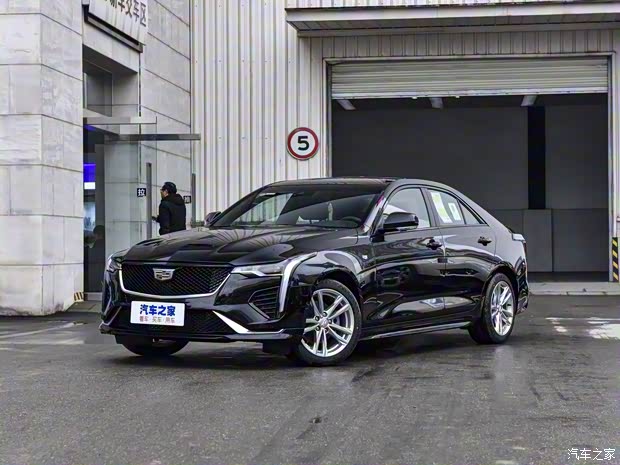 上汽通用凯迪拉克 凯迪拉克CT4 2022款 28T 风尚型 上汽通用凯迪拉克 凯迪拉克CT4 2022款 28T 风尚型