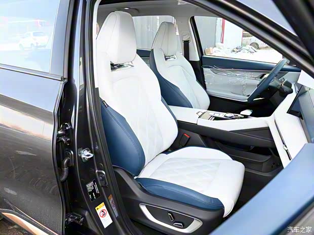 长安汽车 长安CS75 PLUS 2022款 第二代 2.0T 自动旗舰型 长安汽车 长安CS75 PLUS 2022款 第二代 2.0T 自动旗舰型