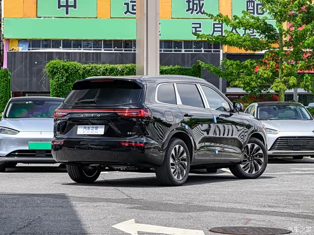 賽力斯汽車 問界M7 2024款 1.5T 兩驅(qū)Plus版 5座