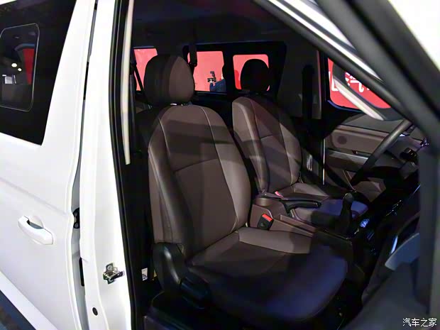 北汽瑞翔 博騰V2 2022款 1.5L客車舒適型