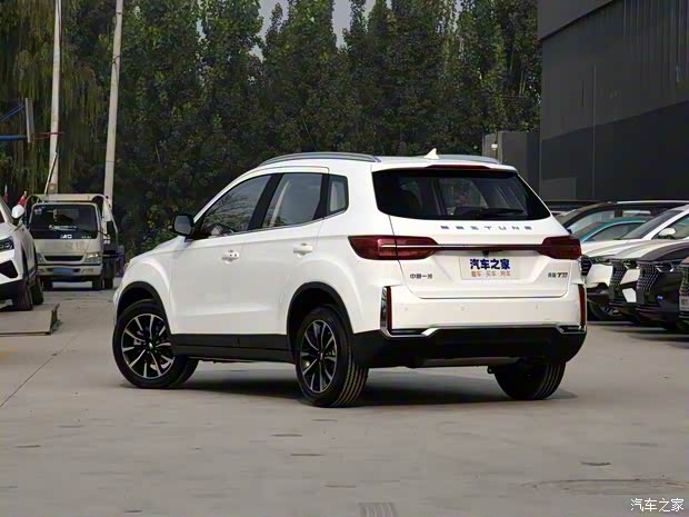 一汽奔腾 奔腾T33 2021款 1.2T 手动基本型