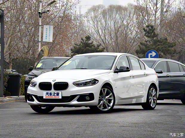 華晨寶馬 寶馬1系 2018款 120i 設(shè)計(jì)套裝型
