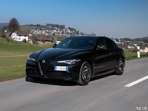 阿尔法·罗密欧 Giulia 2022款 Estrema 阿尔法·罗密欧 Giulia 2022款 Estrema