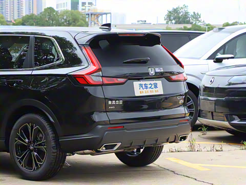 2024款 240TURBO 四驱尊耀版 5座 2024款 240TURBO 四驱尊耀版 5座