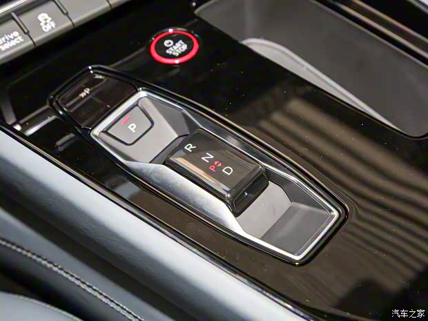 Audi Sport 奥迪RS e-tron GT 2023款 基本型 Audi Sport 奥迪RS e-tron GT 2023款 基本型