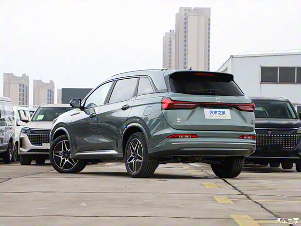 赛力斯蓝电 蓝电E5 2023款 1.5L DE-i 100KM臻享型 5座 赛力斯蓝电 蓝电E5 2023款 1.5L DE-i 100KM臻享型 5座