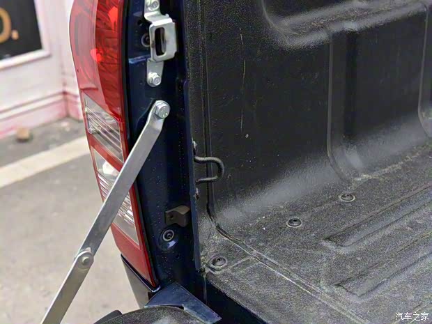 江西五十鈴 鈴?fù)?2022款 汽油四驅(qū)基本型