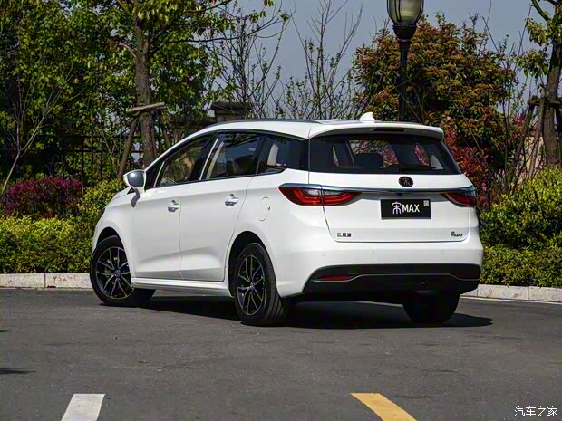 比亚迪 宋MAX 2018款 1.5T 自动智联尊享型 6座