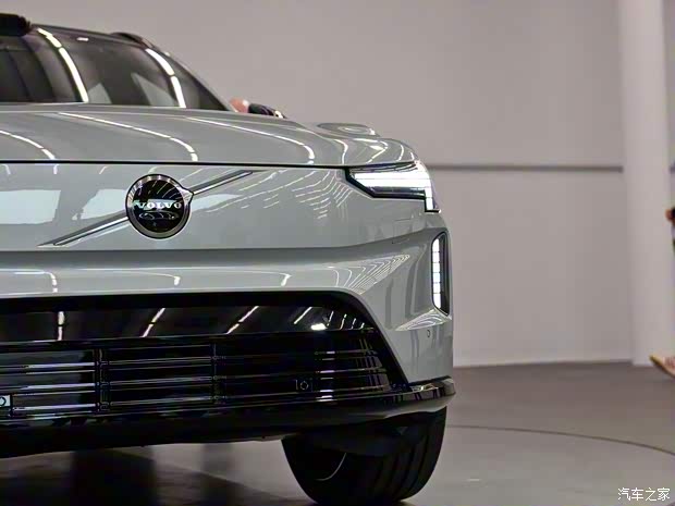 沃爾沃(進(jìn)口) 沃爾沃EX90 2023款 基本型