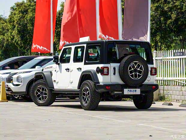 Jeep(進(jìn)口) 牧馬人 2024款 2.0T 羅賓漢四門(mén)版