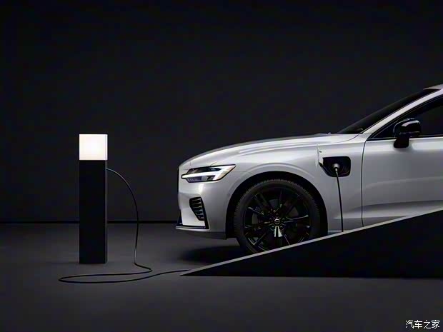 沃爾沃(進口) 沃爾沃S60新能源(進口) 2022款 T8 AWD Black Edition 沃爾沃(進口) 沃爾沃S60新能源(進口) 2022款 T8 AWD Black Edition