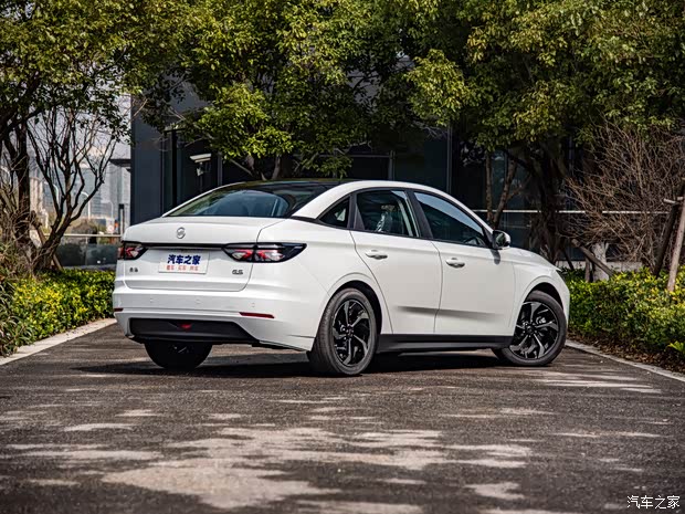 威马汽车 威马E.5 2022款 智客行 威马汽车 威马E.5 2022款 智客行