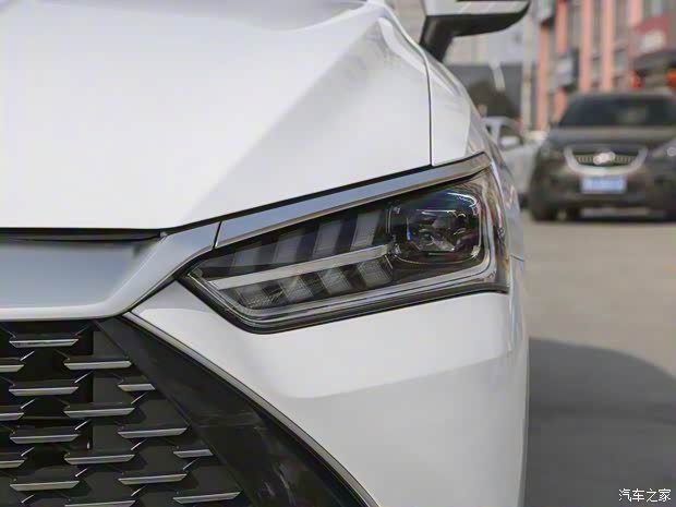 比亞迪 秦PLUS 2023款 DM-i 120KM 尊貴型