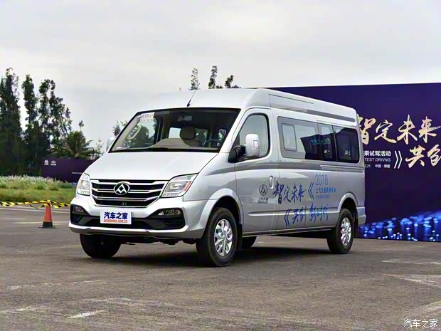 上汽大通 上汽大通V80 2018款 2.5T AMT尊杰长轴中顶9座 上汽大通 上汽大通V80 2018款 2.5T AMT尊杰长轴中顶9座