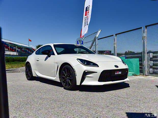 丰田(进口) 丰田86 2022款 GR 86 2.4L 手动版 丰田(进口) 丰田86 2022款 GR 86 2.4L 手动版